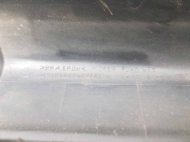 Накладка порога правая Ford Escape 2 USA 2.5 DURATEC