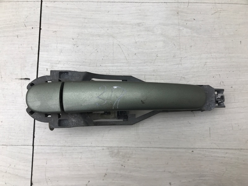 Ручка двери задняя правая VW Passat 2002 B5+ AWM 3B0837207G Б/У