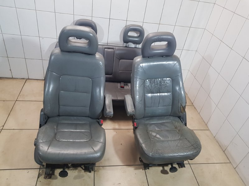 Запчасть комплект сидений Mitsubishi Pajero 1995 2 6G74 Б/У Комплект сидений Mitsubishi Pajero 1995 2 6G74 Б/У