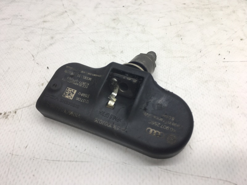 Номер датчика давления шин форд эксплорер 5 2014г 433 mhz. Fomoco вымнеф катушка зажигания эвок 2011 года. Датчик давления в шинах форд мондео 5. Датчик давления шин мондео 5. Датчик давления шин мондео 5.