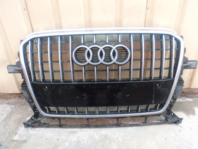 Решетка радиатора Audi Q5 2012- контрактная