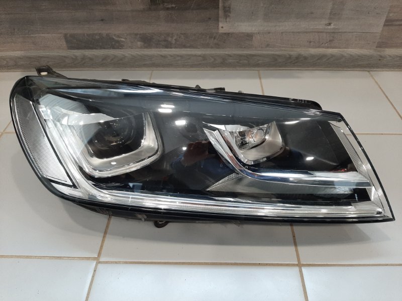 Фара передняя правая Volkswagen Touareg 2010-2018 7P 3.0 CVV / CVW Дизель 7P1941752A контрактная