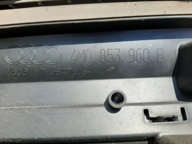 Молдинг двери передний правый Audi Q7 4M 3.0 CRT