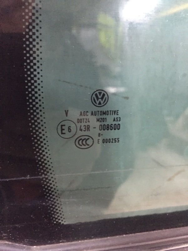 Стекло двери заднее правое Volkswagen Tiguan 5N 2.0 T CAWA