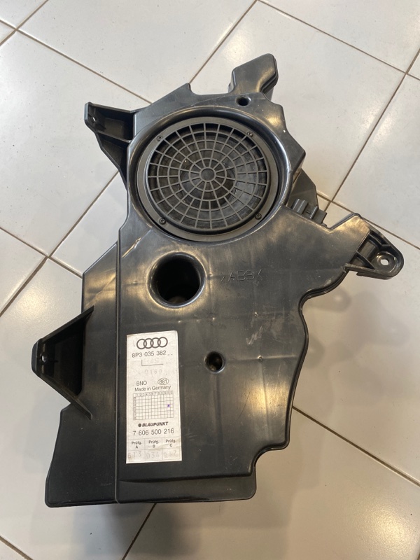 Динамик Audi A3 2003-2013 8P 2.0 BPY Бензин 8P3035382E контрактная