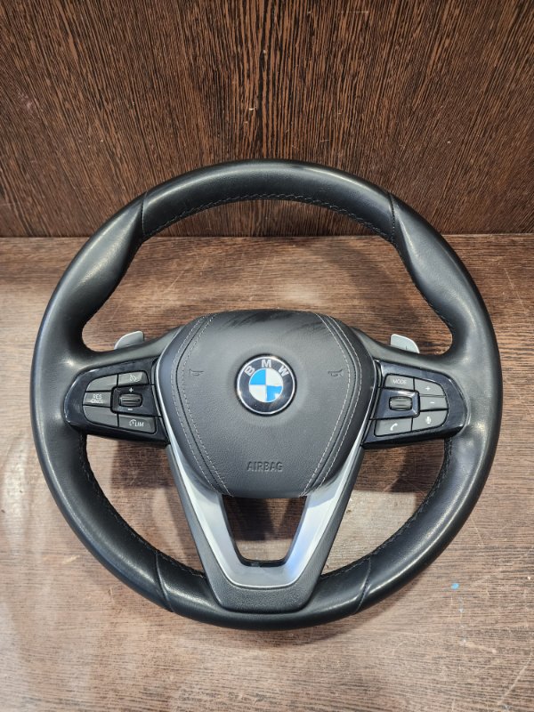 Обои: Руль автомобиля BMW