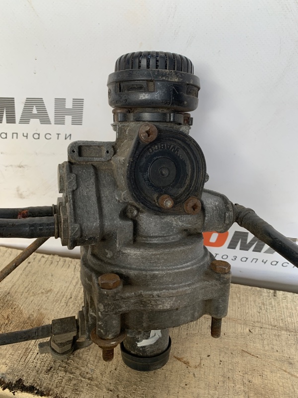 Тормозной кран мерседес 814. Тормозной кран атего. Главный тормозной кран мерседес аксор. Тормозной кран мерседес атего. Тормозной кран мерседес атего.