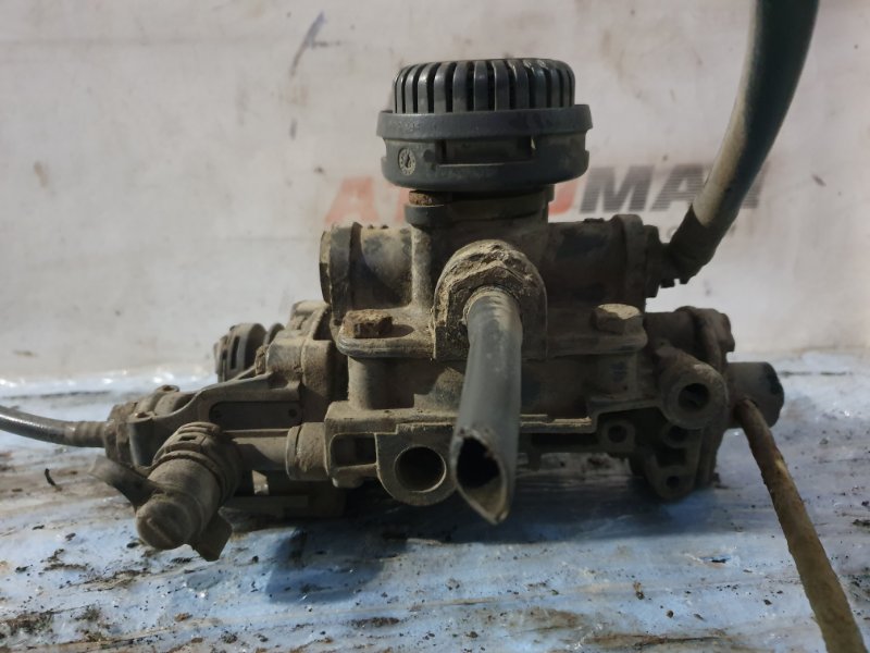 Тормозной кран мерседес атего. Тормозной кран атего. Главный тормозной цилиндр мерседес атего. Главный тормозной кран мерседес актрос мп1. Главный тормозной кран мерседес аксор.