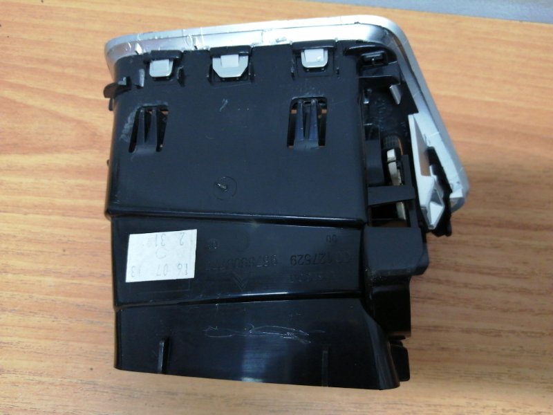 Дефлектор воздушный левый C4 2011+ 2 1.6 VTi 16v EP6C