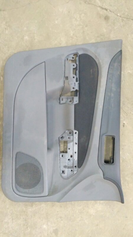 Обшивка двери передняя левая Ford Focus 2008-2011 2 9M51A23943HB Б/У