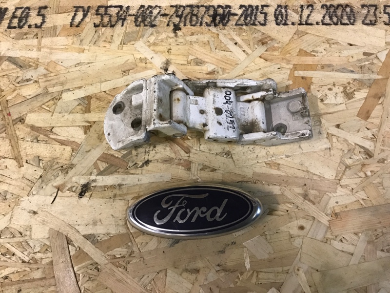 Петля двери задняя левая Ford Transit 2000/2014 Б/У