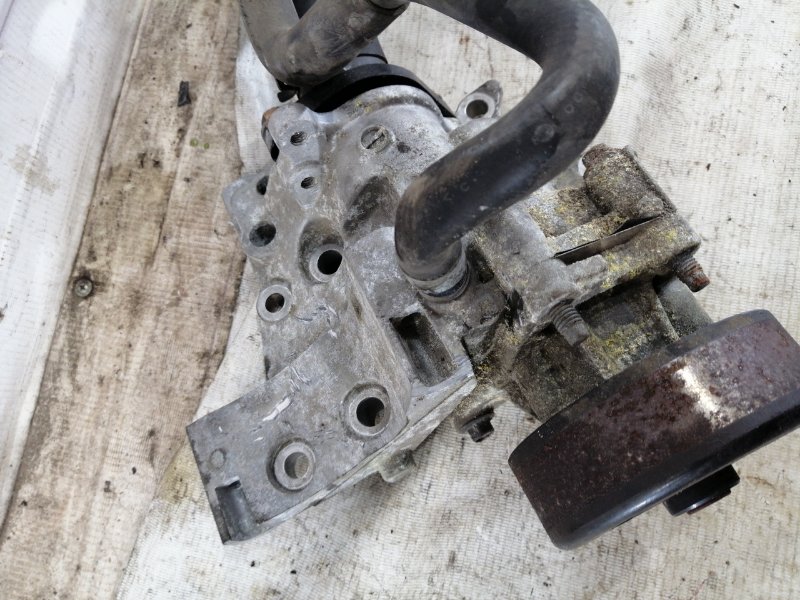 Помпа X-trail T31 MR20 Помпа X-trail T31 MR20