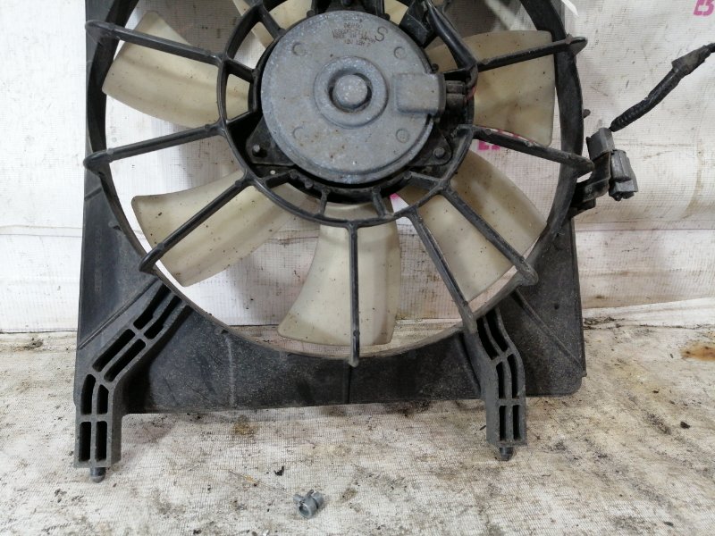 Вентилятор радиатора кондиционера правый Accord 7 k24a