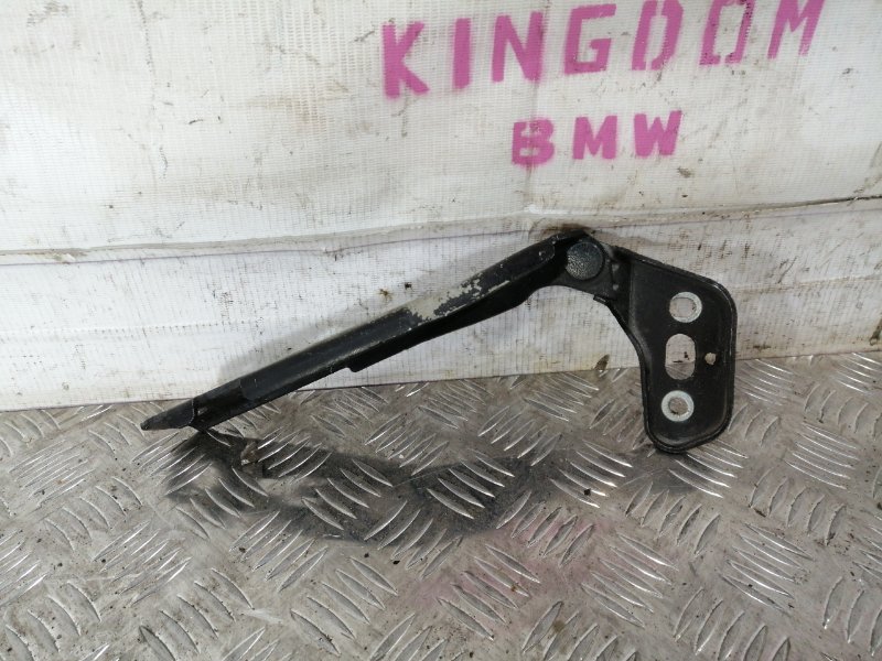 Запчасть петля капота передняя правая AUDI A6 2005 C6 BDW 4F0823302 контрактная Петля капота передняя правая AUDI A6 2005 C6 BDW 4F0823302 контрактная