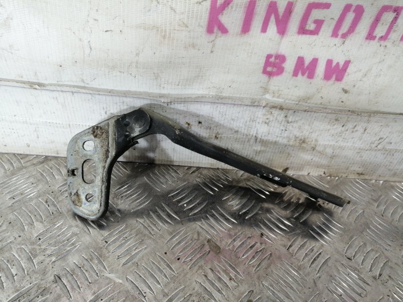 Петля капота передняя правая A6 2005 C6 BDW Петля капота передняя правая A6 2005 C6 BDW