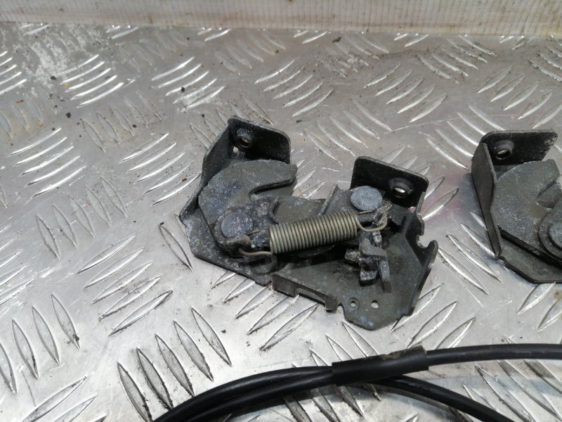 Замок капота G35 V36 Замок капота G35 V36