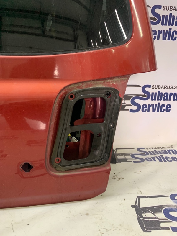 Дверь багажника Forester 2000 SF5 EJ201