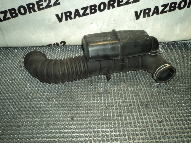 Патрубок воздушного фильтра Toyota Vista 2001 SV55-0015338 3S-FE 17881-7A040 контрактная