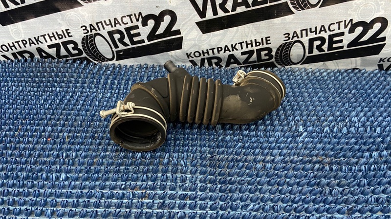 Патрубок воздушного фильтра Toyota Corolla 2000 NZE121-3009477 1NZ-FE 17880-21030 контрактная