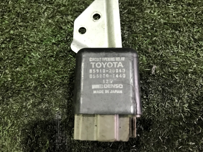 Запчасть реле Toyota Celica ST202 3S 81980-12070 контрактная Реле Toyota Celica ST202 3S 81980-12070 контрактная