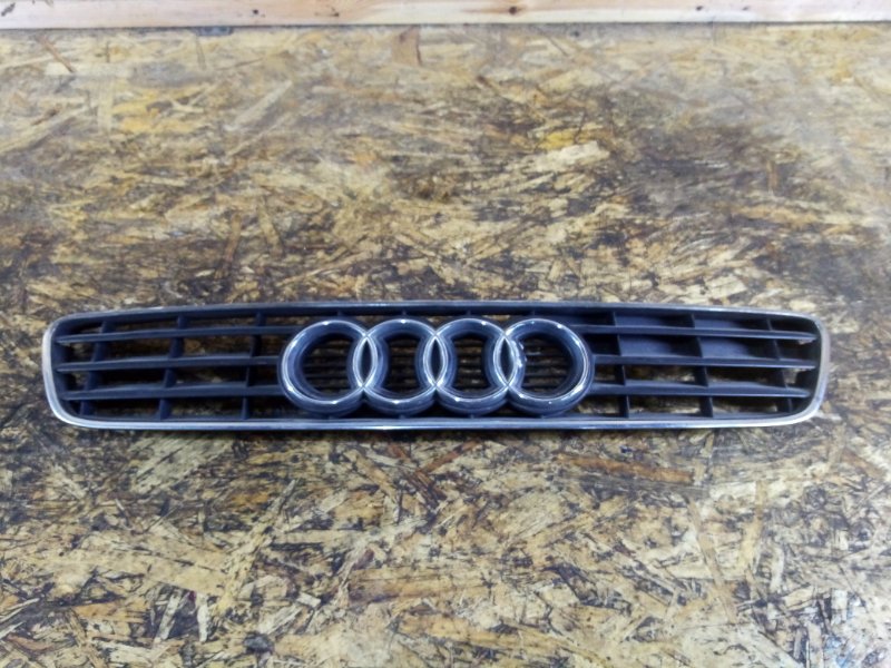 Решетка радиатора Audi A 3 Б/У