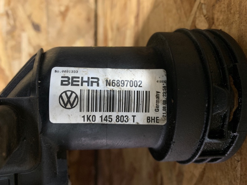 Интеркулер Volkswagen Jetta 5 1.4 BLG