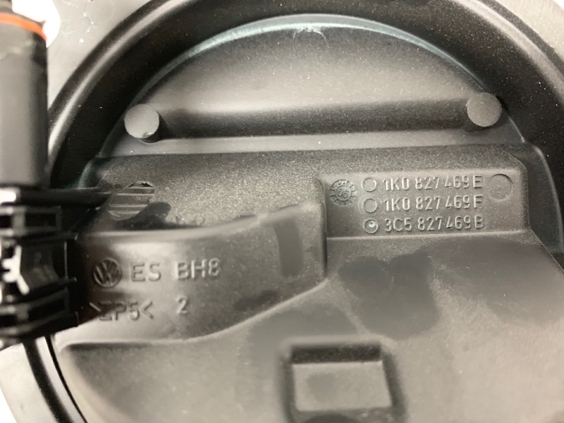 Кнопка открывания багажника Volkswagen Passat B6 седан