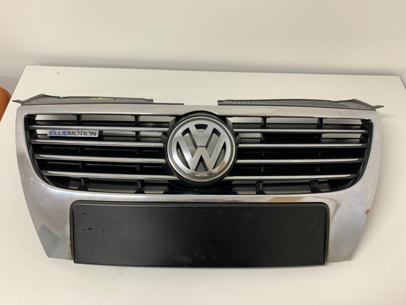 Решетка радиатора Volkswagen Passat 2005-2010 B6 3C0853651AA контрактная