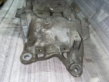 Траверса КПП AUDI