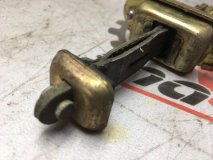 Ограничитель двери левый передний NISSAN MISTRAL KR20