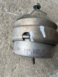 Подушка крепления двигателя левая Audi A4 B6 2004 2.0