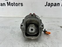 Подушка двигателя левая передняя Audi A4 B8 2013 CJEB 1.8 Gen3