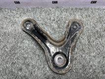 Кронштейн балки правый передний Toyota RAV4 2013 Кронштейн балки правый передний Toyota RAV4 2013