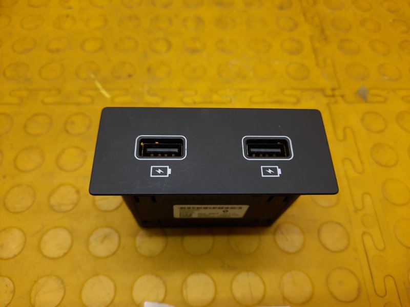 Разъем USB Renault Arkana JC H5HA 2019 (б/у)