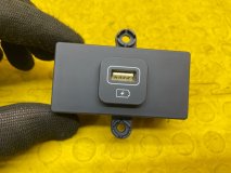 Разъем USB левый Hyundai Palisade LX2 2020 G6DN