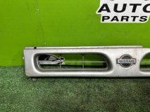 Решетка радиатора NISSAN MISTRAL R20 1996 TD27B