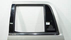 Дверь левая задняя Lincoln Navigator U228 2003+