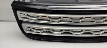 Решетка радиатора Land Rover Discovery L462 2016 30DDTX