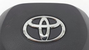 Подушка безопасности в руль Toyota RAV4 50 2021 A25AFXS Подушка безопасности в руль Toyota RAV4 50 2021 A25AFXS
