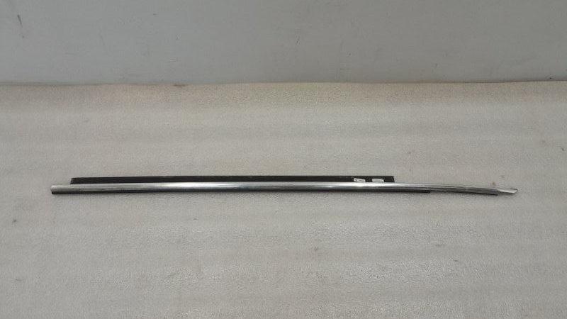 Молдинг стекла двери Audi A5 8T CDHB 2010 перед. лев. (б/у)