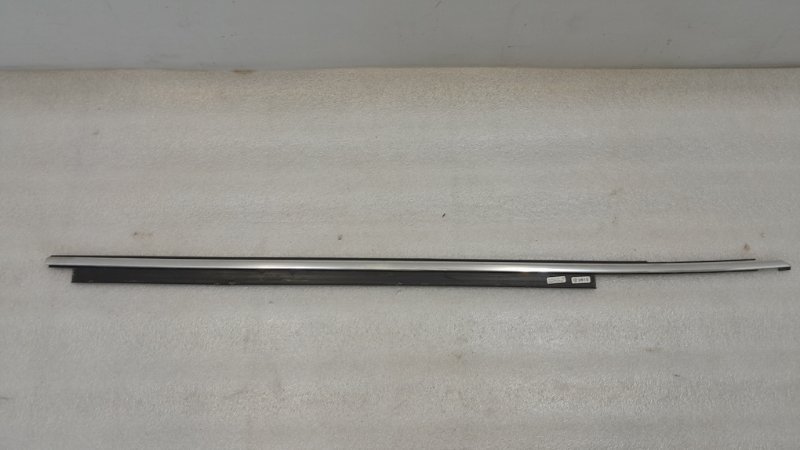 Молдинг стекла двери Audi A5 8T CDHB 2010 перед. прав. (б/у)