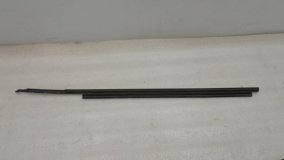 Молдинг стекла двери правый передний Audi A5 8T 2010 CDHB