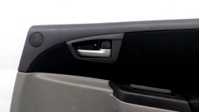 Обшивка двери правая задняя Suzuki SX4 2010 M16A