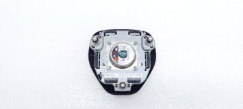 Подушка безопасности в руль Toyota RAV4 XA50 2021 M20AFKS Подушка безопасности в руль Toyota RAV4 XA50 2021 M20AFKS