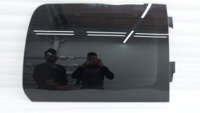 Стекло кузовное глухое правое заднее Hyundai Staria US4 2021 D4HB