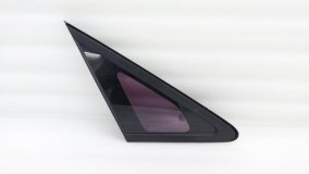 Стекло кузовное глухое правое переднее Kia Carnival YP 2019 D4HB