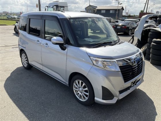 Toyota ROOMY 2018