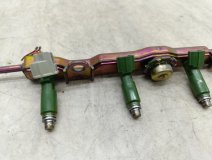 Топливная рампа в сборе Toyota Avensis t25 2004 1ZZFE