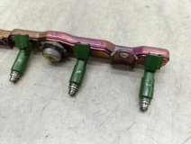 Топливная рампа в сборе Toyota Avensis t25 2004 1ZZFE