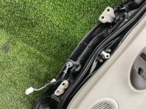 Петли двери правые задние Toyota Passo KGC30 2012 1KRFE